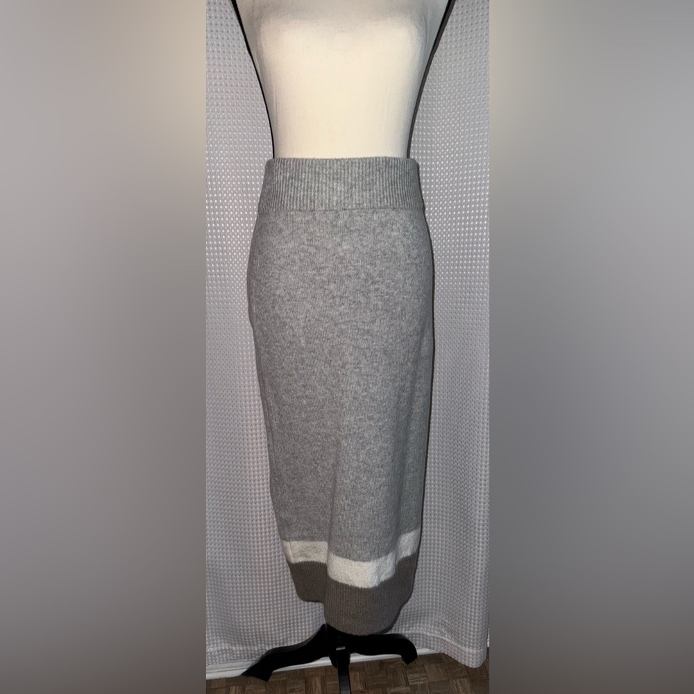 KENAR Women’s wool blend midi‎ knit skirt size small